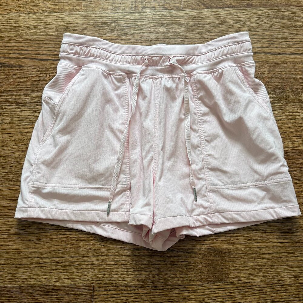 lululemon Dance Studio HR Short 3.5" Strawberry Milkshake Size 6